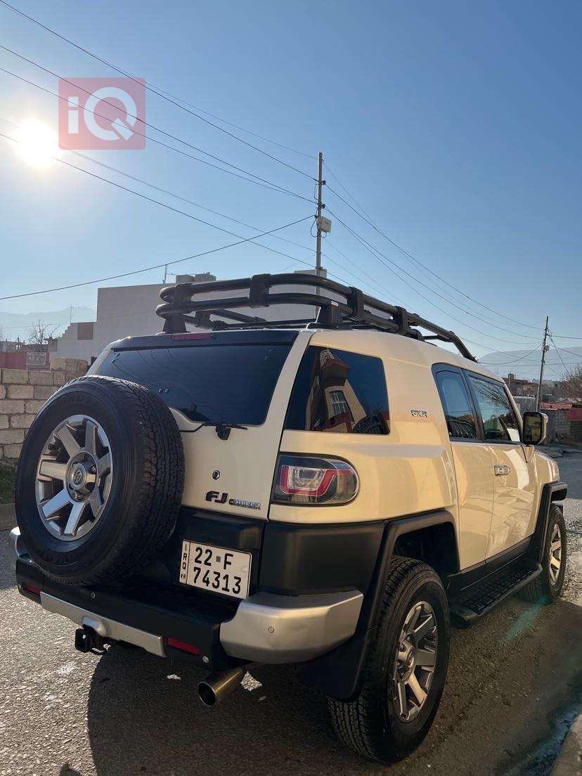 تۆیۆتا FJ کرۆزەر